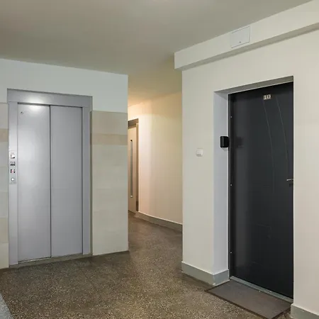 Solec Powisle Pleasant Apartment Warsaw